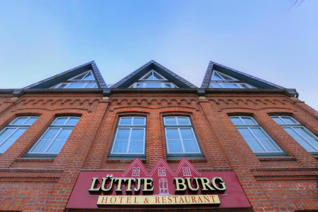 ホテル リュッチェ ブルク Lütjenburg エクステリア 写真